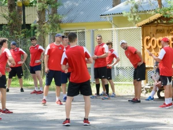 ХК Донбасс на базе отдыха "Сосенки" г. Святогорск