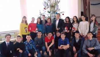 «#Бетонмаш» подарил подшефным школам новогодние подарки