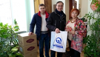Сладкие подарки для подшефных школ от «Бетонмаш» в преддверии новогодних и рождественских праздников